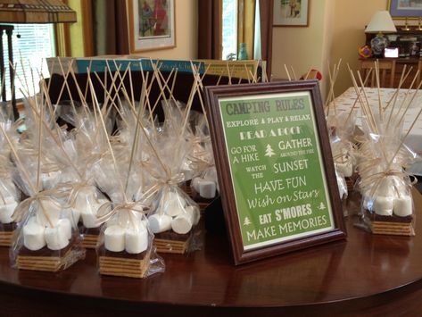 S'mores party favors set up at the bridal shower Smores Favors, Smores Party, Smores Kits, Bonfire Party, Camping Party, Backyard Bbq, Wedding Party Favors, Party Favor Bags, S Mores