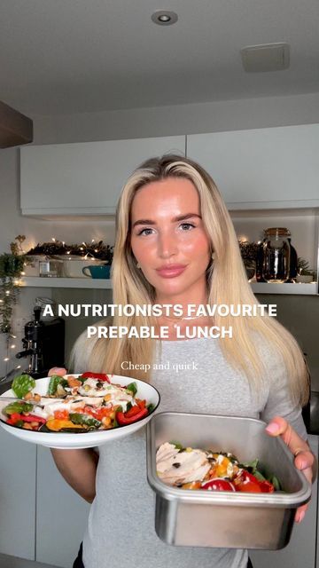 Emily English on Instagram: "HOW A NUTRITIONIST PREPS HER LUNCH 👇🏼 If you think meal prepping is eating soggy and unsatisfying meals to save money, or gym bro sweet potato, broccoli and chicken on repeat, think again. This is my FAVOURITE prepped lunch. So quick, cheap, packed full of good nutrition, and protein and tastes AMAZING. If you want to learn how to plan and prep, download my nutrition essentials guide via the link in my bio which contains an incredible 2-week meal plan with all reci Em The Nutritionist Recipes, Emily English Nutritionist, Em The Nutritionist, Emily English Recipes, English Lunch, Salmon Tofu, Roasted Salad, Feta Dressing, Broccoli And Chicken