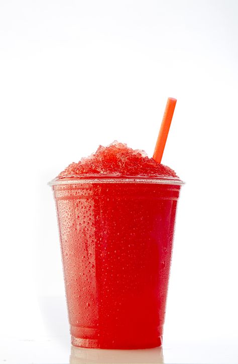 Strawberry Granita, Strawberry slushy, summer drink. Slushie Photoshoot, Strawberry Slushies, Strawberry Granita, Slush Ice, Ice Lemon Tea, Slushy Drinks, Granitas, Dessert Logo, Strawberry Slush