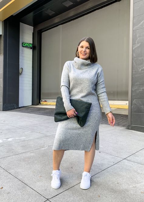 Modest Wear Julia Marie, Fall Sweater Dress, Dress Booties, Atlanta Fashion, Sweater Dress Outfit, Giovanna Battaglia, Casual Chic Outfits, Anna Dello Russo, Peacoats