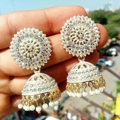 white jhumka earrings pics White Jhumka, Fancy Jewellery Designs, Desi Clothes, Fancy Dresses Long, Traditional Clothes, Fancy Jewellery, Jhumka Earrings, White Earrings, Jewellery Designs