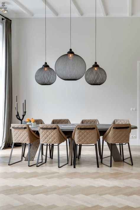 Flooring Parquet, Dining Room Lamps, Dining Room Design Modern, Dining Table Lamps, Dining Room Ceiling, Dining Room Pendant, Pendant Lighting Dining Room, Dining Room Light Fixtures, Living Room Ceiling