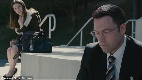 Surprise: Anna Kendrick's Dana learns the shocking truth about Ben Affleck's Chris in the second preview Warner Bros. has released for the upcoming movie The Accountant The Accountant Movie, Jennifer Garner Ben Affleck, J K Simmons, The Accountant, Amazing Movies, John Lithgow, Jon Bernthal, Anna Kendrick, Bike Lovers