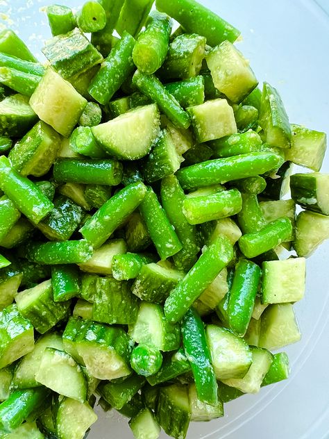 10 Salads with 10 Ingredients (or Less!) Beans Baked, Green Bean Salad Recipes, Snap Pea Salad, Simple Salads, Baked By Melissa, Dairy Free Dinner, Meatless Recipes, Green Bean Salads, Bean Salad Recipes