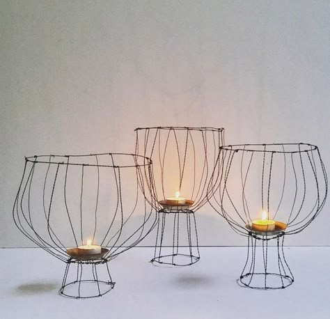 Diy Candle Light, Beaded Wire Art, Wire Candle Holder, Wire Decor, Wire Lamp, Lights Diy, Wire Art Sculpture, Art Wire, Wire Flowers