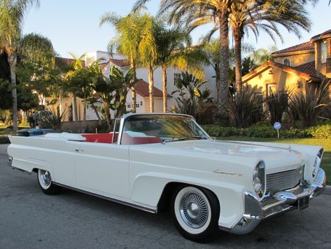 Lincoln Convertible, Car Nostalgia, Lincoln Continental Convertible, Dream Whip, Lincoln Motor Company, Lincoln Motor, Luxury Car Dealership, Lincoln Cars, American Classic Cars