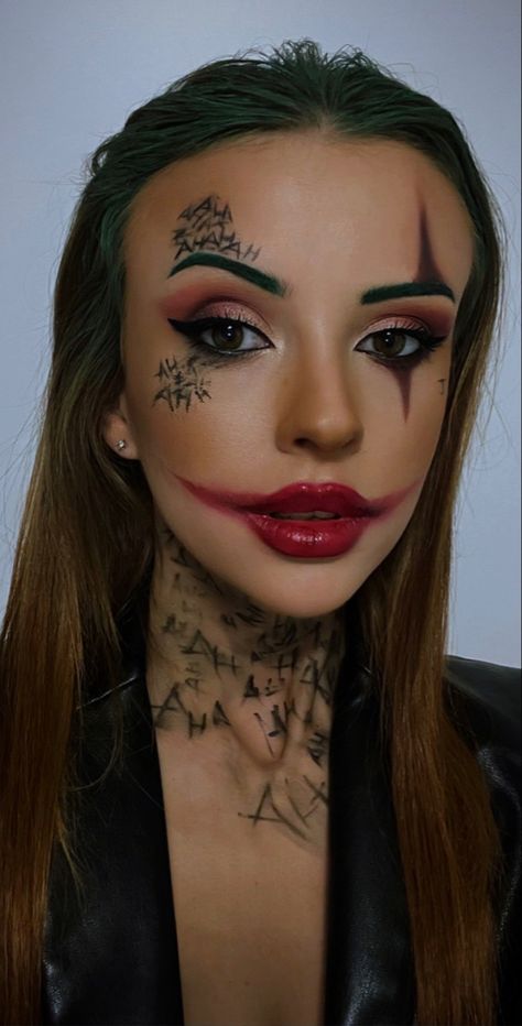 Joker Glam Makeup, Jared Leto Joker Costume Female, Joker Tattoos For Women, The Joker Makeup Women, Joker Custom Women, Joker Female Makeup, Joker Girl Makeup, Easy Joker Makeup, Girl Joker Makeup