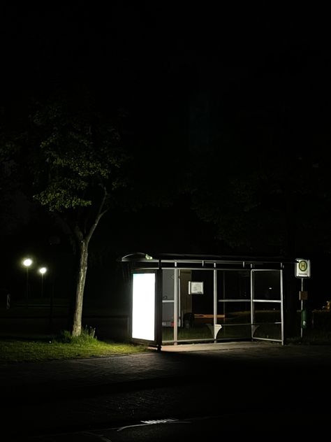 Rainy Bus Stop Aesthetic, Bus Station Aesthetic, Night Bus Aesthetic, Bus Stop Aesthetic, Bus Stop At Night, Bus Aesthetics, Bus At Night, Dark Gym, Drawing Generator