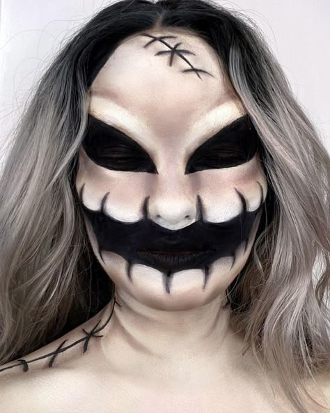 Face Paint Makeup Looks, Scary Halloween Makeup Ideas, Halloween Makeup Inspo, Most Creative Halloween Costumes, Halloween Costumes 2022, Make Up Halloween, Creepy Halloween Makeup, Halloween Makeup Diy, Paint Makeup