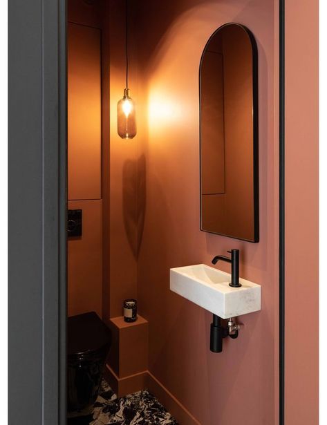 Terracotta Bathroom Walls, Modern French Design, Terracotta Bathroom, Cosy Bathroom, Wc Ideas, Small Downstairs Toilet, Toilet Restaurant, Toilet Room Decor, Wc Design