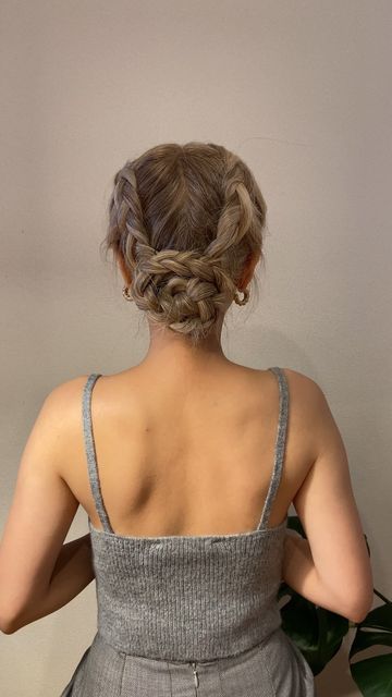 Hair Braid Bun Tutorial, Classy Bun, Grey Hairstyles, Ballet Hairstyles, Dutch Braid Hairstyles, Cut Hairstyles, Braided Bun Hairstyles, French Elegance, Hairstyles Women