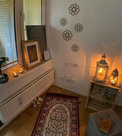 Islamic Interior Design, Muslim Prayer Room Ideas, Prayer Room Ideas, Tumblr Room Decor, Prayer Corner, Future Apartment Decor, Prayer Room, Home Design Living Room, Bedroom Aesthetic