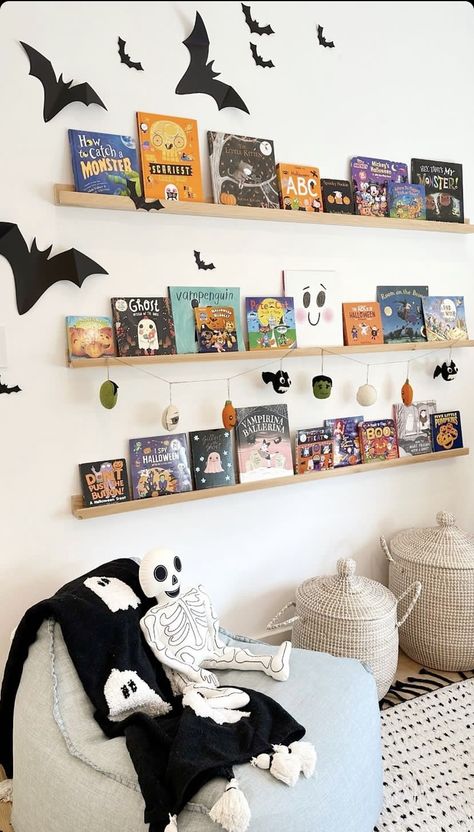 Shelves In Playroom, Five Little Pumpkins, Little Ballerina, Book Shelves, Little Kittens, Halloween Activities, Halloween Boo, Halloween Ghosts, Ghost