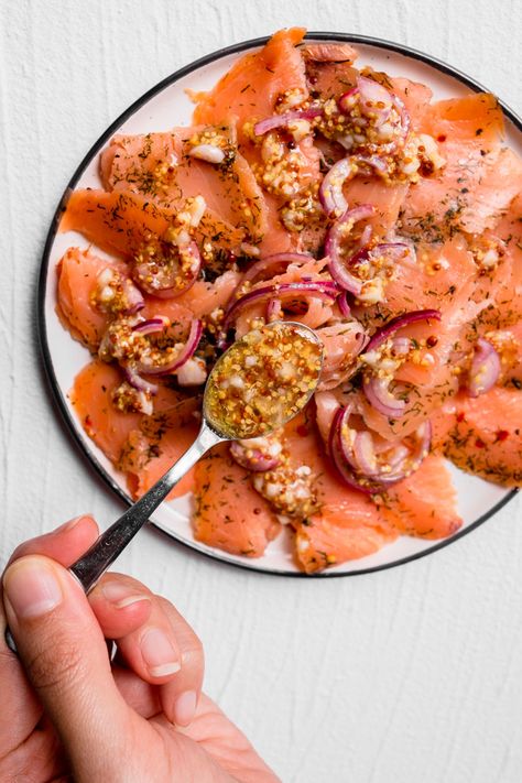 Spicy Smoked Salmon, Cold Smoked Salmon, Fried Capers, Raw Beef, Salmon Appetizer, Shaved Parmesan, Raw Salmon, Beef Carpaccio, Smoked Salmon Recipes