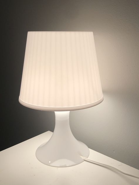 Ikea lamp in white Ikea Table Lamps, White Light Lamp, Ikea Bedside Lamp, White Lamp Aesthetic, Aesthetic Lamps Bedroom, Ikea Bedside, Ikea Table Lamp, Lamp Ikea, Cheap Table Lamps