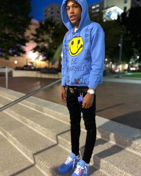 Drippy Outfits Boys, Hoodie Outfit Men Streetwear, Hoodie Men Outfit, Estilo Drip, Cropped Hoodie Outfit, Smiley Face Hoodie, Hood Boys, Hoodie Outfit Men, Hoodie Yellow