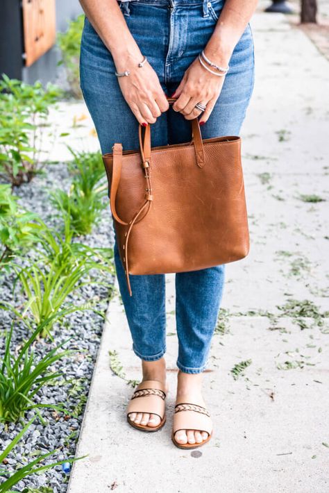 Madewell Zip Top Transport Crossbody review Madewell Transport Crossbody Bag, Madewell Transport Bag, Fall Crossbody Bags, Madewell Tote Outfit, Leather Purse Outfit, Madewell Crossbody Bag, Madewell Purse, Madewell Bag, Catbird Nyc