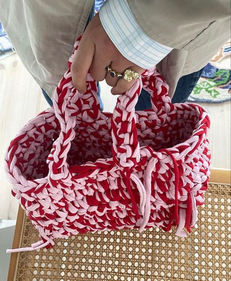 Granny Square Handbag, Magenta Bag, Granny Square Purse, Crochet Blanket Diy, 100 Crochet Stitches, Crochet Patterns Filet, Square Handbag, Square Purse, Handmade Crochet Bags