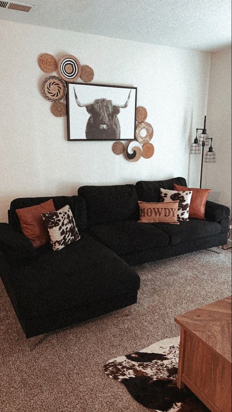 Country Aesthetic Living Room, Black Western Decor, Boho Western House, Apartment Decorating Western, Western Apartment Decor, Western Future, Boho Western Living Room, Western Living Rooms, Western Living Room Decor