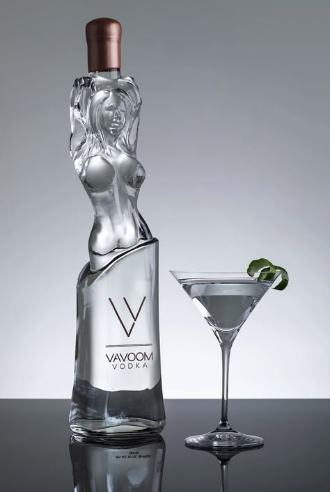 Vavoom Vodka Bottle designed by Luke Battiloro Vintage Alcohol Bottles, Fancy Alcohol Bottles, Vodka Bottle Aesthetic, Alcohol Bottles Aesthetic, Expensive Vodka, Luxury Vodka, Russian Vodka, Whiskey Bottles, Pretty Alcoholic Drinks