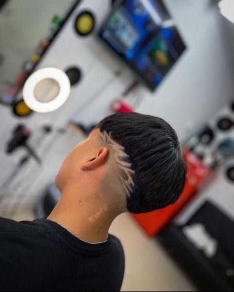 V Fade Design, Low Drop Fade Design, Low Fade Design, Low Fade Redondo, Low Fade En V, Corte Freestyle, Low Fade Em V, Hair Designs For Men, Mid Fade Haircut