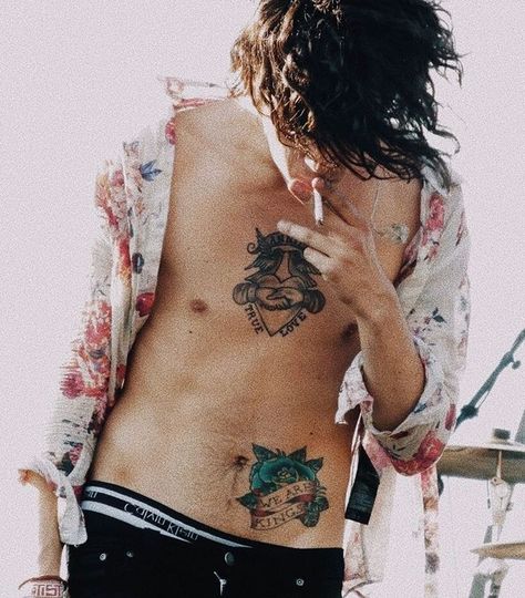 Halsey Matty Healy, Ratty Healy, Walk The Moon, Unhealthy Obsession, Matty Healy, The 1975, Halsey, Coin, Moon