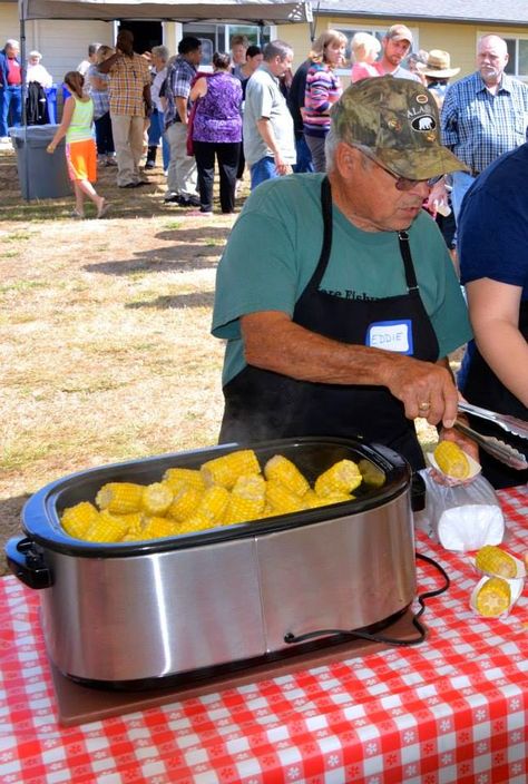 F How To Cook For A Crowd, Catering Food Recipes, Large Crowd Camping Meals, Cookout For A Crowd, Food For 100 People Party, Bbq Ideas For A Crowd, Large Group Picnic Food Ideas, Bbq For A Large Crowd Food Ideas, Country Concert Tailgate Food