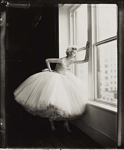 Ballerina Bride, Vogue Photographers, Nadja Auermann, Ballet Girl, Mode Editorials, Glamour Vintage, Patrick Demarchelier, Ballerina Style, Black And White Photograph