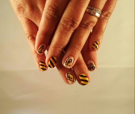 Construction Nails! Construction Nail Art, Construction Nails Designs, Construction Theme Nails, Truck Nails Designs, Neon Construction Worker, Party Manicure, Construction Nails, Mouse Nails, Minnie Mouse Nails