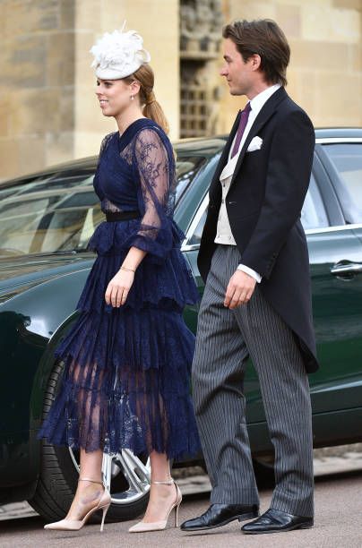 Newlyweds Mr Thomas Kingston and Lady Gabriella Windsor share a kiss... News Photo - Getty Images British Wedding Guest Attire, Princes Beatrice, Lady Gabriella Windsor, Princess Beatrice Wedding, Eugenie Wedding, Prince Michael Of Kent, Prins William, Wedding Guest Attire, British Wedding