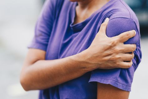 What triggers it is unknown. It can happen to someone who’s physically active and it can happen to someone who is sedentary. Here are some treatments for the problem. Frozen Shoulder Pain, Rotator Cuff Pain, Rotator Cuff Injury, Shoulder Pain Relief, Frozen Shoulder, Nerve Pain Relief, Muscle Weakness, Sciatic Nerve Pain, Nerve Damage