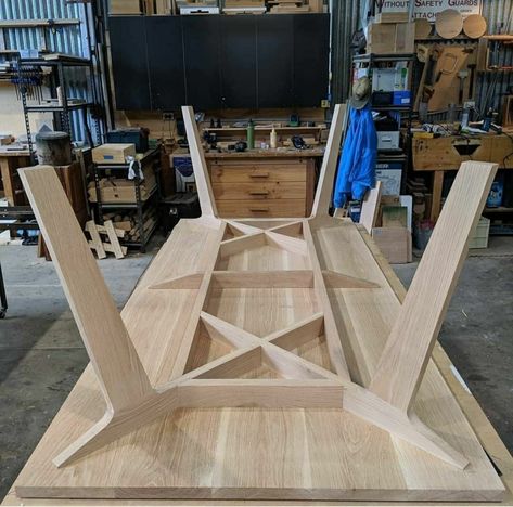 Kirchen Design, Woodworking Finishes, Fine Woodworking Furniture, Diy Esstisch, Koti Diy, Gazebo Roof, Instagram Popular, Wood Table Legs, Wood Table Design