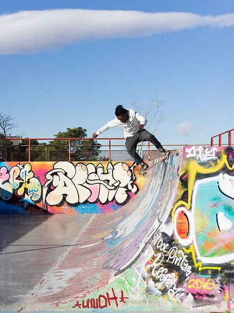 Graffiti Skatepark, Skatepark Art, Kick Flip, Skateboard Collection, Skateboard Room, Skate Ramp, Skateboard Ramps, Mini Skateboard, Skateboard Park