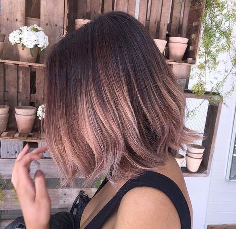 Rose Gold Ombre Bob Rose Gold Hair Balayage, Rose Gold Hair Ombre, Long Bob Balayage, Rose Gold Hair Brunette, Iconic Hair, Rose Gold Balayage, Long Bobs, Rose Gold Ombre, Ombre Bob