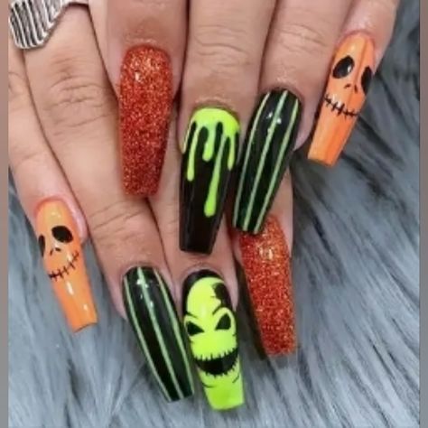 24 Pc Spooky Halloween Press On Or Glue On Nails- Kit Comes W All U Need 4 Professional Nails. Pro Glue, Pro File, Glue Tabs Gorgeous. Custom Sized To Order. (As Shown Unless Specified) Xlong, Long, Med Or Short. Xstrong. Use The Free Glue To Wear Up To 2 Weeks Or The Glue Strips For Up To 5 Days. 24 Nails In A Set. Sooo Easy To Use! 10 Min Or Less For Salon Looking Nails That Last! For Thicker Nails, Add On Gel Coat In My Closet. Bundle A Few Sets From My Closet For A Generous Offer ! I Accept Disney Halloween Nails Design, Halloween Coffin Nails, Nail Halloween, Nail Art Halloween, Holloween Nails, Halloween Fest, Halloween Acrylic Nails, Halloween Press On Nails, Nagel Tips