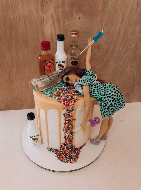 21rst Birthday Cake, 33 Bday Cake, 21 Cake Ideas 21st Birthday Girl, Funny Cake Ideas For Women Birthday, Diy 21st Birthday Cake, 21 Bday Cake, 21 Birthday Cake Ideas For Her, Diy 21st Birthday Gifts, Crazy Birthday Cakes