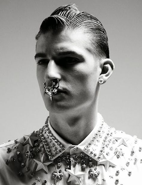 Win-derful Chap: DIY #4 - Givenchy crystal nose ring Givenchy Menswear, Bad Clothes, Ricardo Tisci, Bad Boy Style, Riccardo Tisci, Mens Hair, Male Model, White Shirt, Boy Fashion