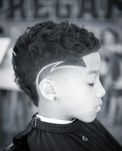 Burst Fade Mullet Design, Side Haircut Designs Men, Simple Hair Designs For Men, Fades With Designs, Burst Fade Designs Freestyle, Kids Burst Fade, Drop Fade With Design, Boys Haircut With Design On Side, Burst Fade Designs