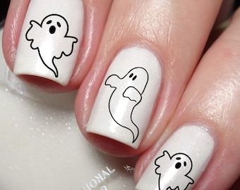 Ghost Nail Art, Snoopy Nails, Ghost Nail, Dog Nail Art, Easy Halloween Nails Design, Halloween Nails Easy, Cute Halloween Nails, Animal Nails, Nail Art Sticker