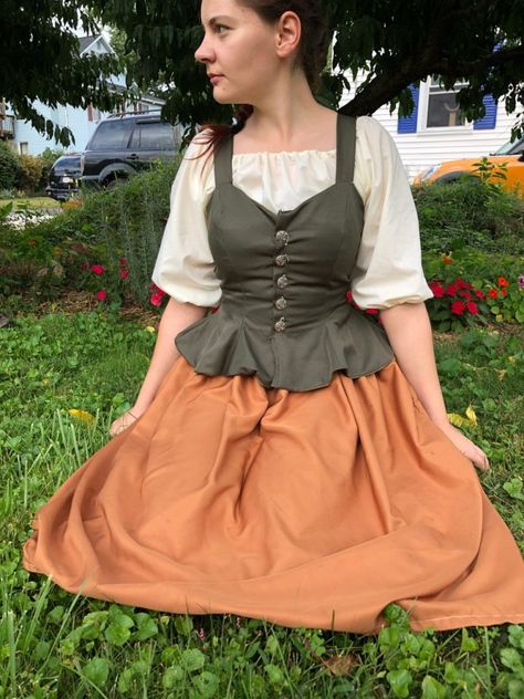 Hobbit Outfit: Vest – Teasat4 Hobbit Vest, Female Hobbit, Hobbit Outfit, Hobbit Fashion, Hobbit Cosplay, Hobbit Costume, Outfit Vest, Ren Faire Costume, How To Make Skirt