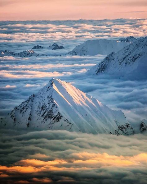 Mount Everest #Nepal Gunung Everest, Climbing Everest, Monte Everest, Family Hub, Mt Everest, Camping Set Up, Nepal Travel, Good Morning World, Mountain Photography