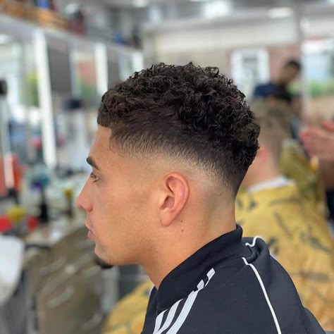 Bald Fade Curly Hair Men, Mid Fade Curly Hair Men, Mid Temp Fade, Short Curly Hair Taper, Simple Haircut For Men, Short Curly Hair Fade, Fresh Cut Hair Men, Short Curly Taper, Cuts For Curly Hair Men