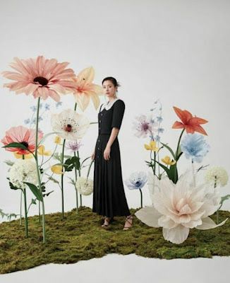 Etsy: These Larger Than-Life-Blooms Are Breath-Taking- Immediately Adds a Spectacular Look To Your Wedding Day! Giant Flower Backdrop, Hyo Joo, Flower Photoshoot, Wedding Backdrop Design, Han Hyo Joo, Flower Installation, Easter Photos, Giant Flowers, Giant Paper Flowers