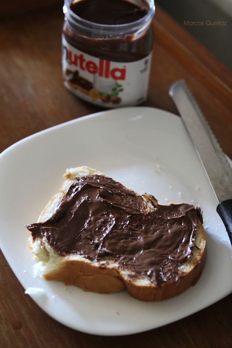 Nutella in morning! Marcos Queiroz © Nutella Snap, Chocolate Toast, Nutella Breakfast, Healthy Nutella, Chocolate Nutella, Food Therapy, Food Is Fuel, Unhealthy Food, Morning Food