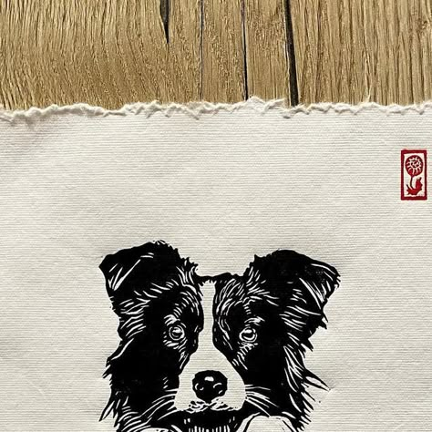 Christophski 🎸🎨🏃🏼👨‍👩‍👧‍👦 on Instagram: "Today’s @artfulbox #artfuldailychallenge is “BORDER COLLIE!” My wife’s Gran had the loveliest border collie called Timmy… he was quite old by the time I met him and he was no bother at all. He used to curl up in front of the fire and enjoy the occasional chin scratch. Man, that dog had it made 👌 I was late finishing work this evening but I really wanted to squeeze in a bit of printmaking… I’ve not been getting chance to make prints as often as I’d Dog Lino Print, Dog Stamp, Dog Linocut, Border Collie Art, Linocut Printmaking, Lino Art, Woodcuts Prints, Dog Print, Lino Print