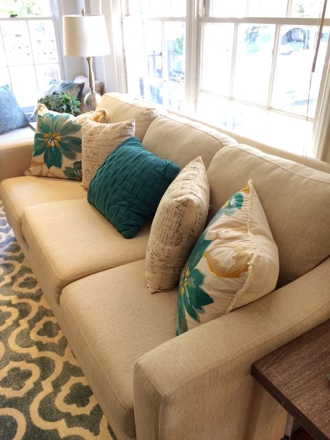 Decorating With Teal Living Rooms, Cushions On Sofa Color Schemes, Dark Teal Living Room, Beige Sofa Living Room, Teal Living Room Decor, Teal House, Tan Living Room, Stylish Living Room Furniture, Living Room Turquoise