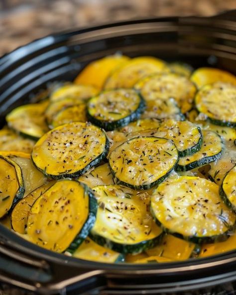 Slow Cooker Zucchini Recipes, Squash Crockpot, Zucchini And Yellow Squash, Cooktop Cove, Crock Pot Vegetables, Slow Cooker Kitchen, Zucchini And Squash, Festival Foods, Making Baked Potatoes