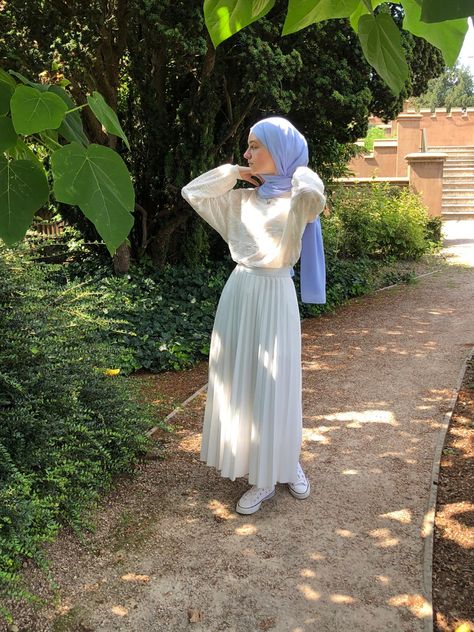 Modest Outfits Christian, Classy Church Outfits, Christian Modest Outfits, Modest Fashion Christian, Christian Veils, Modest Christian Clothing, Christian Modesty, Christian Head Covering, Modest Girly Outfits