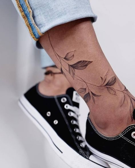 INKEDFET INSPIRATION TATTOOS® auf Instagram: „Was denkst du über dieses Tattoo ... #tattooideas #mentattoo Tattoo Placements, Best Tattoos For Women, Inspiration Tattoos, Initial Tattoo, Tattoed Girls, Henna Art, Sleeve Tattoo, Line Tattoos, Piercing Tattoo