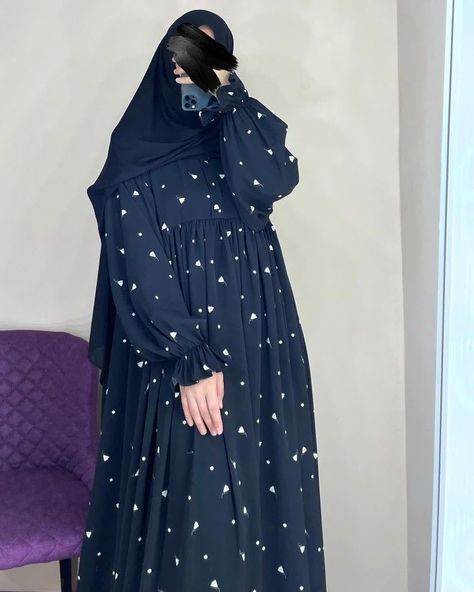 Burqa Design, Fashion Abaya, Celebrity Prom Dresses, Moslem Fashion, Abaya Design, Muslim Fashion Hijab Outfits, Printed Fashion, Hijabi Fashion Casual, Muslim Women Fashion